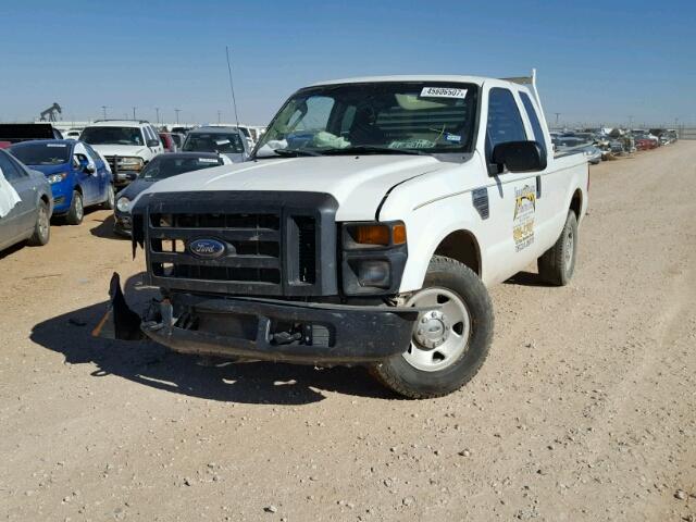 1FTNX20568ED13061 - 2008 FORD F250 SUPER WHITE photo 2