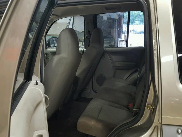 1J4GL38K56W219615 - 2006 JEEP LIBERTY RE BEIGE photo 6