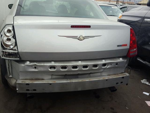 2C3LA63H28H417088 - 2008 CHRYSLER 300C SILVER photo 10