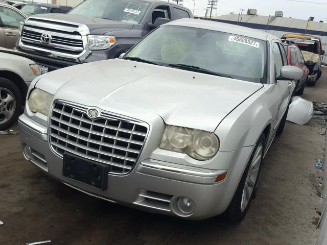 2C3LA63H28H417088 - 2008 CHRYSLER 300C SILVER photo 2