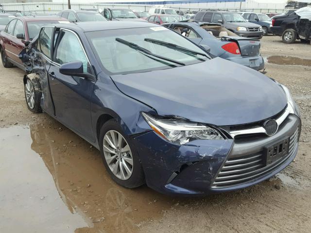 4T1BF1FKXHU760104 - 2017 TOYOTA CAMRY LE BLUE photo 1