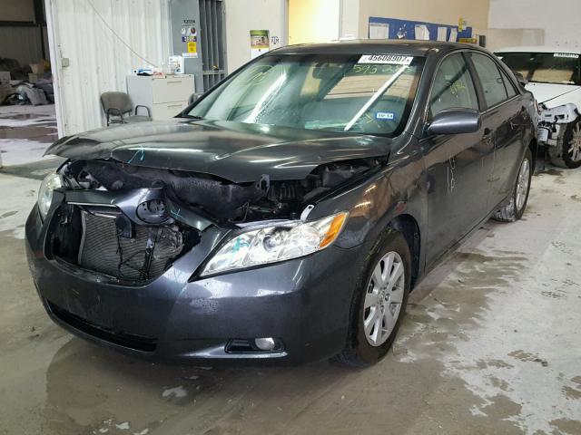 4T1BK46K09U593282 - 2009 TOYOTA CAMRY SE GRAY photo 2