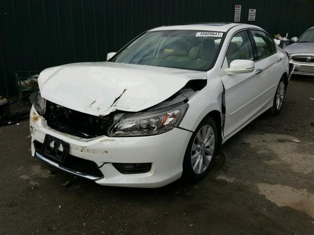 1HGCR3F91FA010616 - 2015 HONDA ACCORD TOU WHITE photo 2