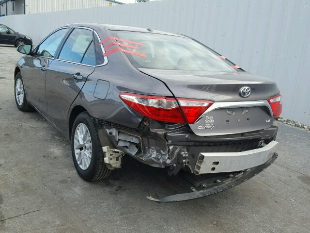 4T1BF1FK2HU349974 - 2017 TOYOTA CAMRY LE GRAY photo 3