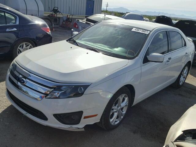 3FAHP0HA4CR238276 - 2012 FORD FUSION SE WHITE photo 2