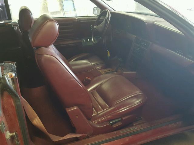 1C3BJ45K4JG349182 - 1988 CHRYSLER LEBARON MAROON photo 5