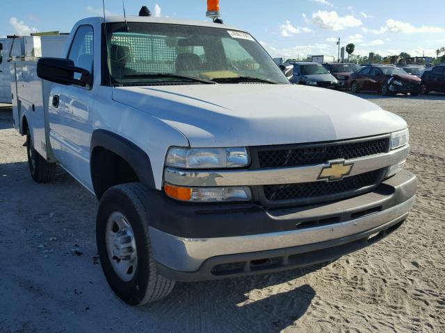 1GBHC241X1E209425 - 2001 CHEVROLET SILVERADO WHITE photo 1