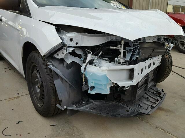 1FADP3E25HL328460 - 2017 FORD FOCUS S WHITE photo 9