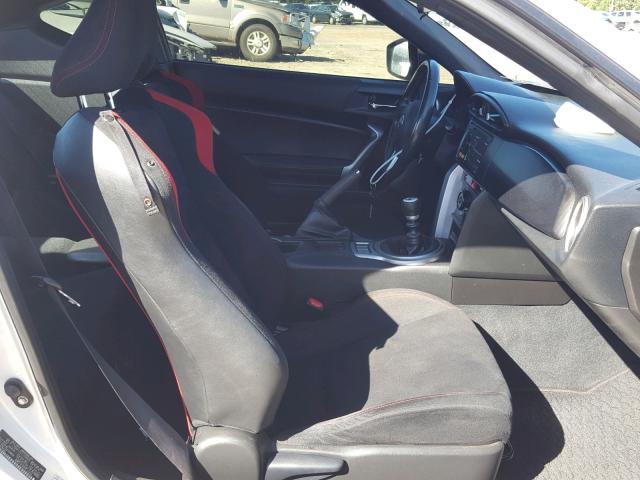 JF1ZNAA11D1719009 - 2013 TOYOTA SCION FR-S WHITE photo 5