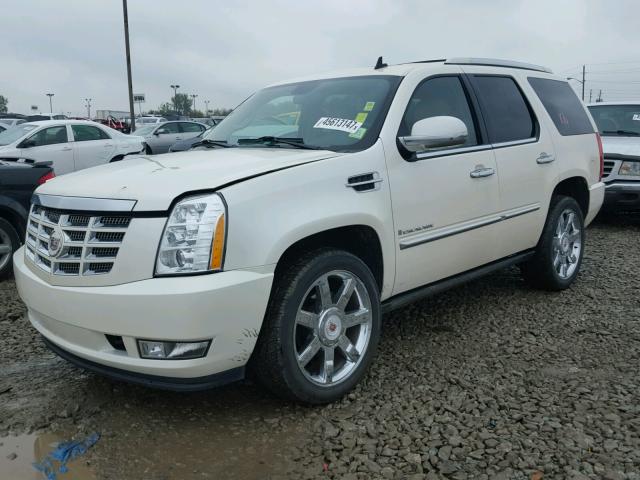 1GYFK23219R236012 - 2009 CADILLAC ESCALADE L WHITE photo 2