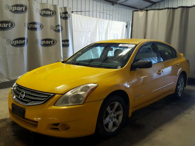 1N4CL2APXAC161733 - 2010 NISSAN ALTIMA YELLOW photo 2