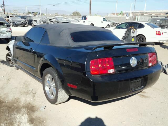 1ZVFT84N555239668 - 2005 FORD MUSTANG BLACK photo 3