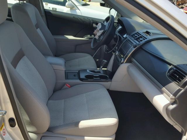 4T1BF1FK6DU241173 - 2013 TOYOTA CAMRY L 银色 照片 5