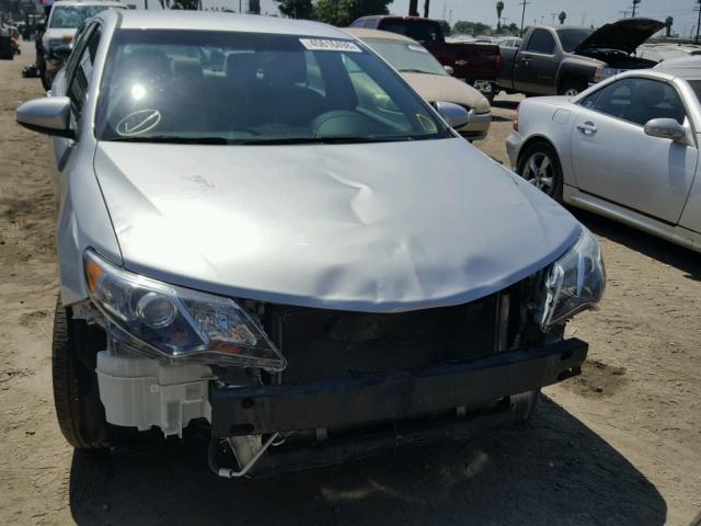 4T1BF1FK6DU241173 - 2013 TOYOTA CAMRY L 银色 照片 9