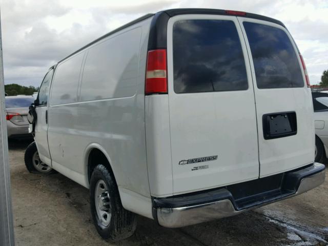 1GCGG25C381115755 - 2008 CHEVROLET EXPRESS G2 WHITE photo 3