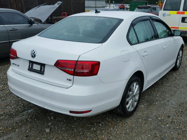 3VWD17AJ8FM352227 - 2015 VOLKSWAGEN JETTA SE WHITE photo 4