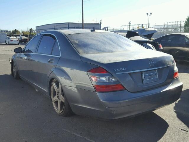 WDDNG71X47A128483 - 2007 MERCEDES-BENZ S 550 GRAY photo 3