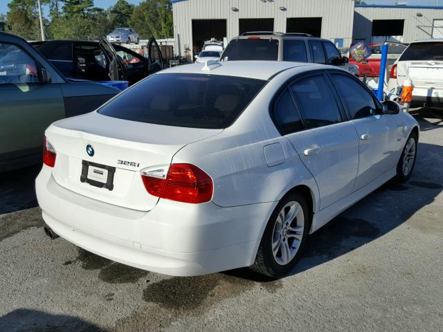 WBAVA33528KX84707 - 2008 BMW 328 WHITE photo 4