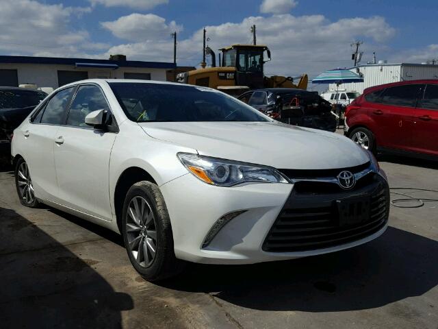 4T1BF1FK0FU489972 - 2015 TOYOTA CAMRY LE WHITE photo 1