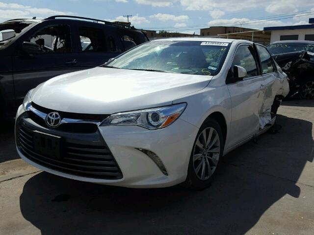 4T1BF1FK0FU489972 - 2015 TOYOTA CAMRY LE WHITE photo 2