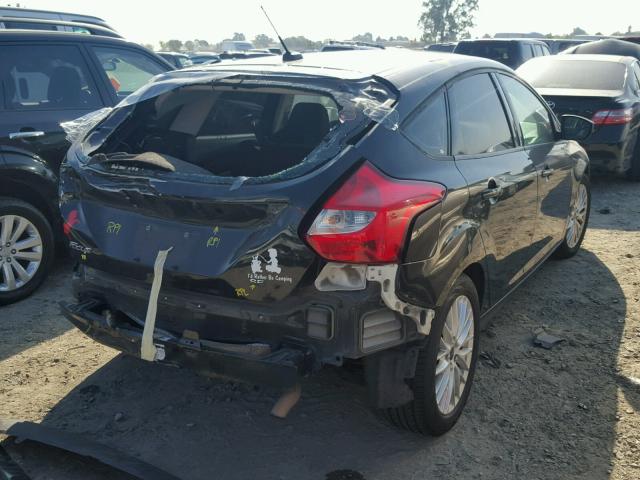 1FAHP3K25CL468510 - 2012 FORD FOCUS SE BLACK photo 4