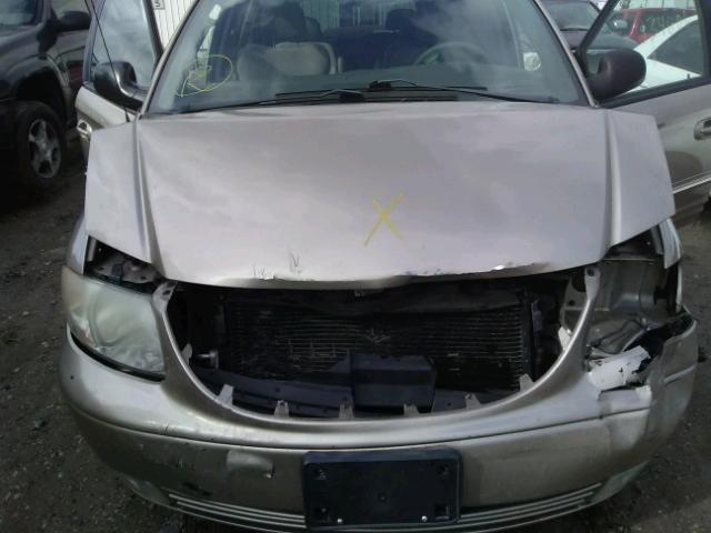 2C8GP64L62R721741 - 2002 CHRYSLER TOWN & COU Qızıl foto 7