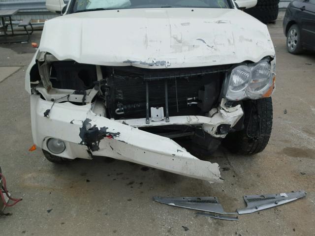 1J8HR58N98C189773 - 2008 JEEP GRAND CHER WHITE photo 9