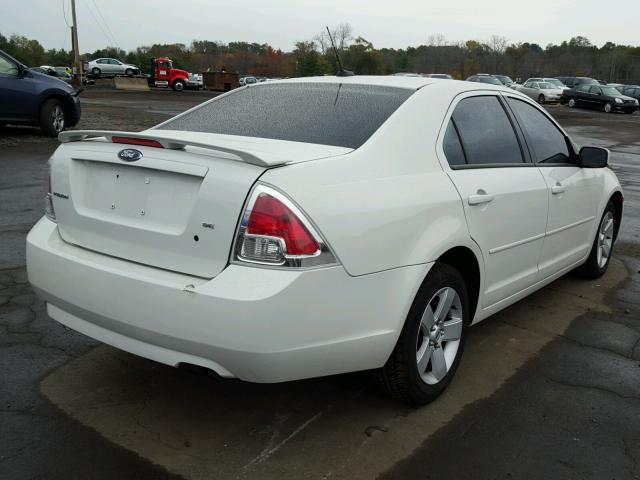 3FAHP07Z88R114011 - 2008 FORD FUSION SE WHITE photo 4