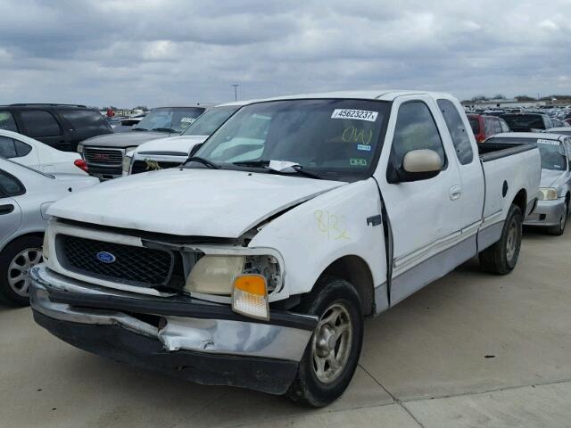 1FTDX1760VND05778 - 1997 FORD F150 WHITE photo 2