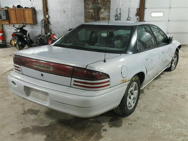 2B3HD46T6TH280783 - 1996 DODGE INTREPID SILVER photo 4