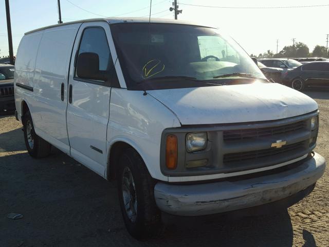 1GCFG25MX21124755 - 2002 CHEVROLET EXPRESS G2 WHITE photo 1