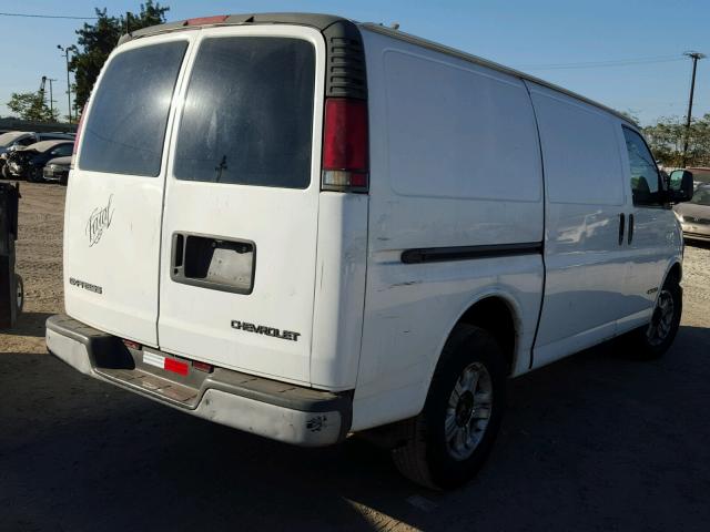 1GCFG25MX21124755 - 2002 CHEVROLET EXPRESS G2 WHITE photo 4