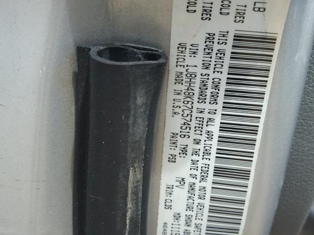 1J8HH48K67C574516 - 2007 JEEP COMMANDER SILVER photo 10