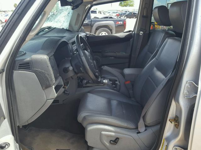 1J8HH48K67C574516 - 2007 JEEP COMMANDER SILVER photo 5