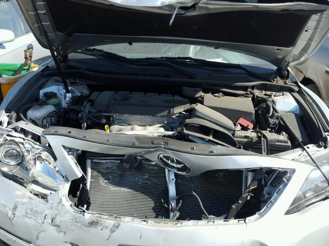 4T1BF3EK8BU204586 - 2011 TOYOTA CAMRY BASE SILVER photo 7