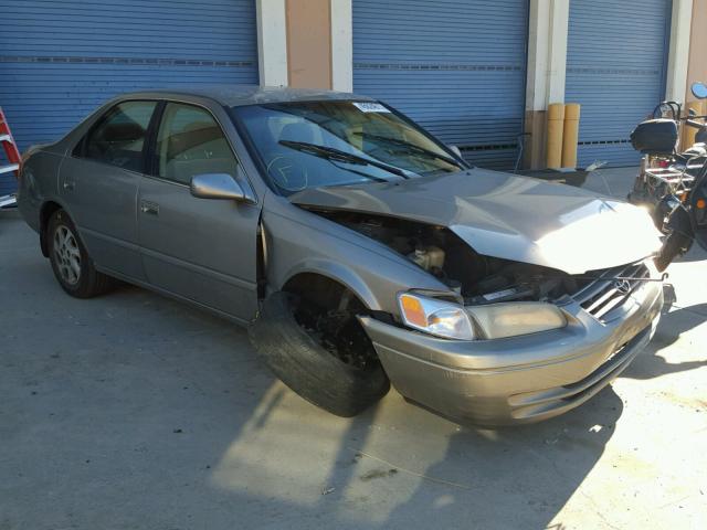 JT2BF22K6X0159013 - 1999 TOYOTA CAMRY LE 金色 照片 1