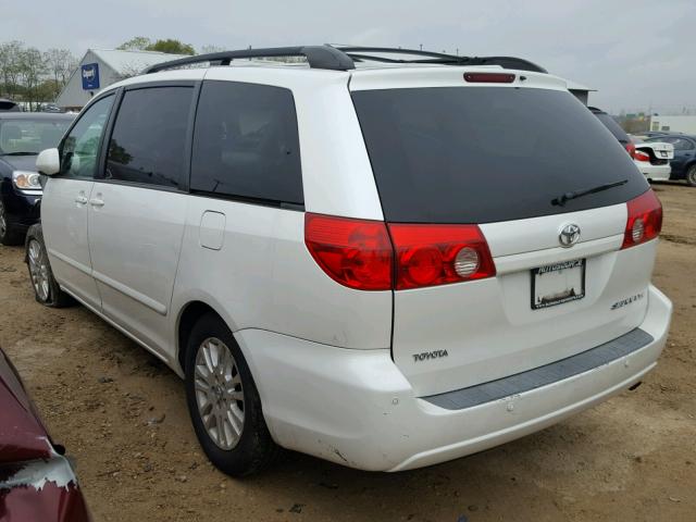 5TDZK22C37S050970 - 2007 TOYOTA SIENNA XLE WHITE photo 3