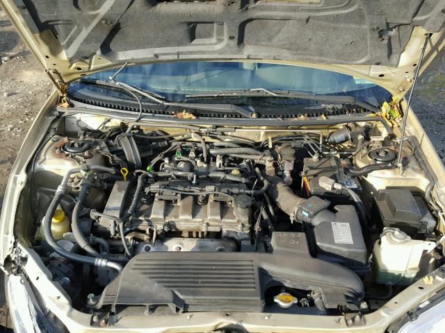 JM1BJ225321566855 - 2002 MAZDA PROTEGE DX GOLD photo 7