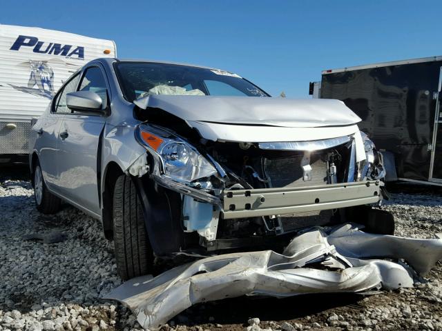 3N1CN7AP5HL908626 - 2017 NISSAN VERSA S GRAY photo 1