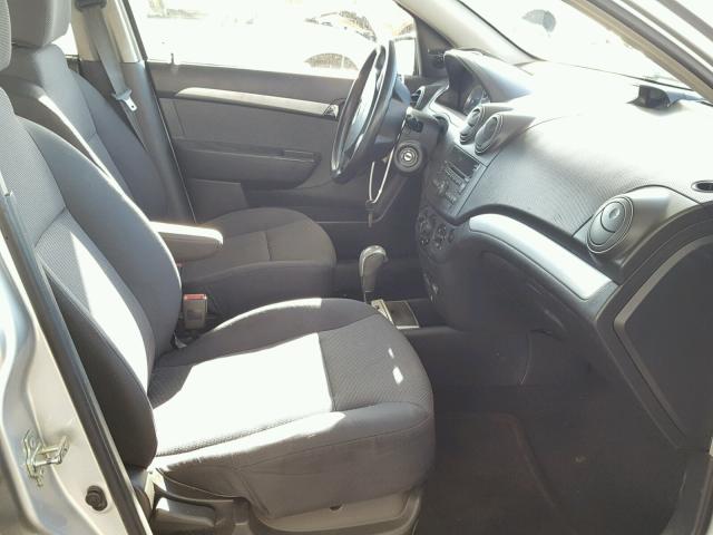 KL1TD5DE8BB193307 - 2011 CHEVROLET AVEO LS SILVER photo 5