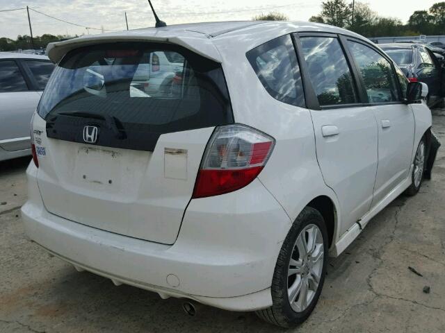 JHMGE884X9S051687 - 2009 HONDA FIT WHITE photo 4