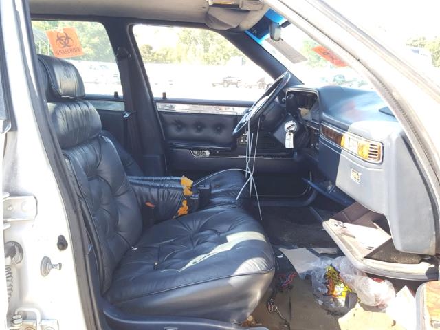 1C3XY66R0MD113286 - 1991 CHRYSLER NEW YORKER 白色 照片 5