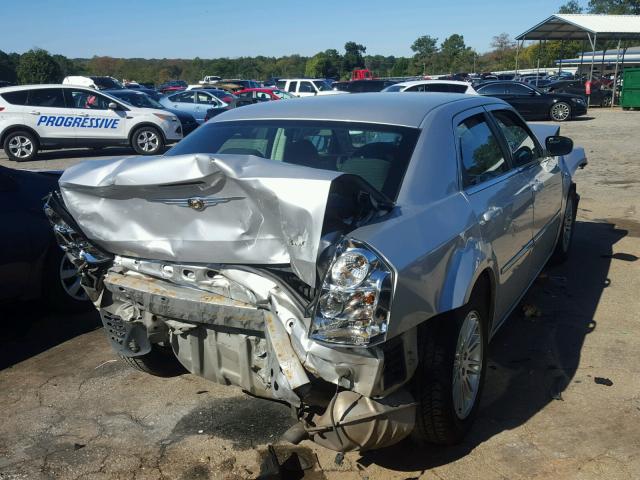 2C3KA43D29H528485 - 2009 CHRYSLER 300 SILVER photo 4