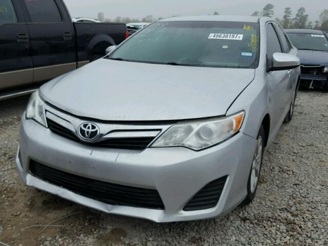 4T4BF1FK3CR171068 - 2012 TOYOTA CAMRY BASE SILVER photo 2