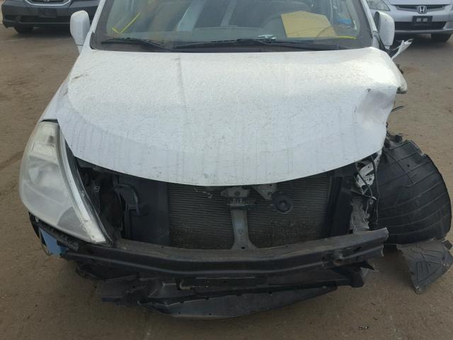 3N1BC13E99L481186 - 2009 NISSAN VERSA S WHITE photo 7