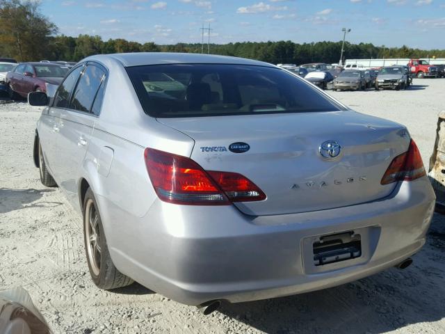 4T1BK36B48U307295 - 2008 TOYOTA AVALON XL SILVER photo 3