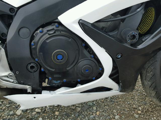 JS1GR7KA872113593 - 2007 SUZUKI GSX-R750 WHITE photo 7