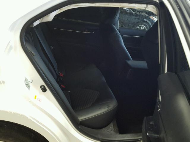 JTNB11HK7J3004348 - 2018 TOYOTA CAMRY L 白色 照片 6