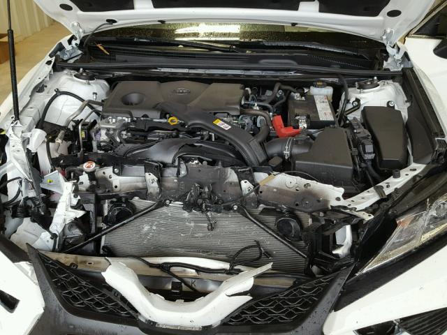 JTNB11HK7J3004348 - 2018 TOYOTA CAMRY L 白色 照片 7