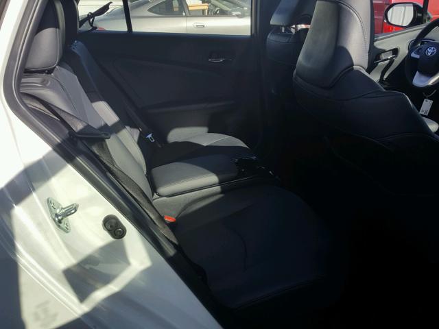 JTDKARFP4H3057147 - 2017 TOYOTA PRIUS PRIM 白色 照片 6